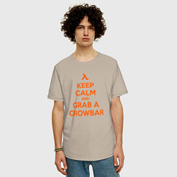 Футболка оверсайз мужская Keep Calm & Grab a Crowbar, цвет: миндальный — фото 2