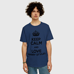 Футболка оверсайз мужская Keep Calm & Love Harry Styles, цвет: тёмно-синий — фото 2