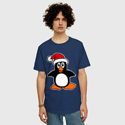 Футболка оверсайз мужская Новогодний пингвин, цвет: тёмно-синий — фото 2