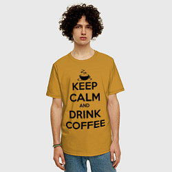 Футболка оверсайз мужская Keep Calm & Drink Coffee, цвет: горчичный — фото 2