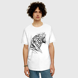 Футболка оверсайз мужская Чёрно белый рисунок тигра, цвет: белый — фото 2
