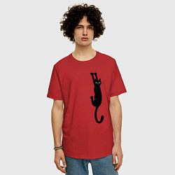 Футболка оверсайз мужская Черная кошка висит, цвет: красный — фото 2