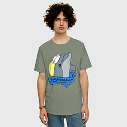 Футболка оверсайз мужская Дельфин на фоне солнца, цвет: авокадо — фото 2