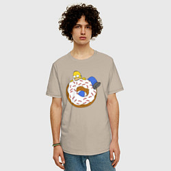 Футболка оверсайз мужская Большой пончик с глазурью принт Гомер, цвет: миндальный — фото 2
