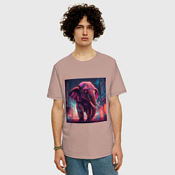 Футболка оверсайз мужская Кибер-слон в свете неона, цвет: пыльно-розовый — фото 2
