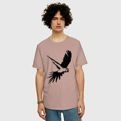 Футболка оверсайз мужская Попугай летит трафарет, цвет: пыльно-розовый — фото 2