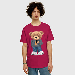 Футболка оверсайз мужская Плюшевый медвежонок делает селфи, цвет: маджента — фото 2