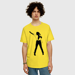 Футболка оверсайз мужская Черный силуэт кричащего Джексона, цвет: желтый — фото 2