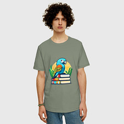Футболка оверсайз мужская Попугай на стопке книг, цвет: авокадо — фото 2