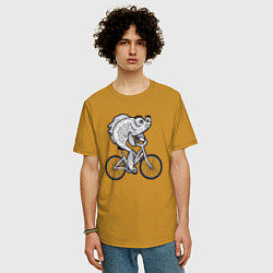 Футболка оверсайз мужская Рыбка на велике, цвет: горчичный — фото 2