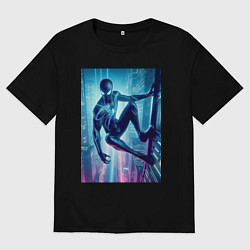 Мужская футболка оверсайз Чувак-паук висит на стене небоскрёба