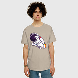 Футболка оверсайз мужская Супер космонавт в полёте, цвет: миндальный — фото 2