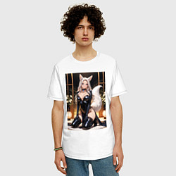 Футболка оверсайз мужская Белая лисица в откровенном наряде, цвет: белый — фото 2