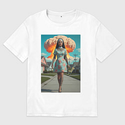 Футболка оверсайз мужская Девушка в костюме монашки уходит от взрыва, цвет: белый