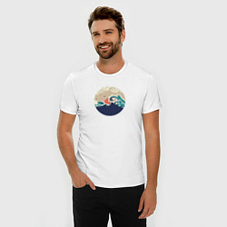 Футболка slim-fit Большие океанские волны и силуэт острова на закате, цвет: белый — фото 2