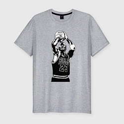 Мужская slim-футболка Майкл Джордан бросает мяч