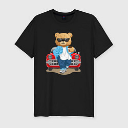 Мужская slim-футболка Плюшевый медведь у автомобиля