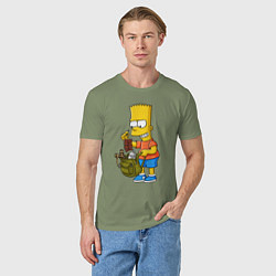 Футболка хлопковая мужская Барт Симпсон разбирает свой рюкзак, цвет: авокадо — фото 2