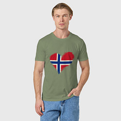 Футболка хлопковая мужская Сердце - Норвегия, цвет: авокадо — фото 2