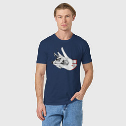 Футболка хлопковая мужская Демон лис и жест кон, цвет: тёмно-синий — фото 2