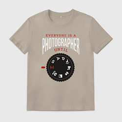 Футболка хлопковая мужская Everyone is a photographer until, цвет: миндальный