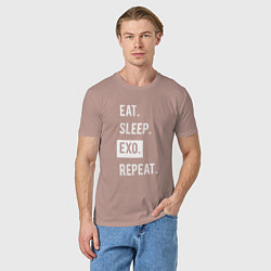 Футболка хлопковая мужская Eat Sleep EXO Repeat, цвет: пыльно-розовый — фото 2