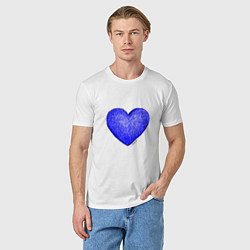 Футболка хлопковая мужская Синее сердце нарисованное карандашами, цвет: белый — фото 2