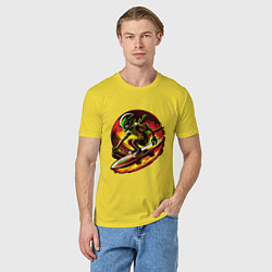 Футболка хлопковая мужская Космический скейтер, цвет: желтый — фото 2