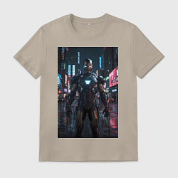 Футболка хлопковая мужская Железный человек посреди ночного города, цвет: миндальный