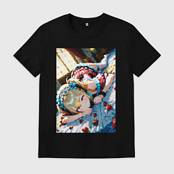 Футболка хлопковая мужская Девушка окруженная клубникой, цвет: черный