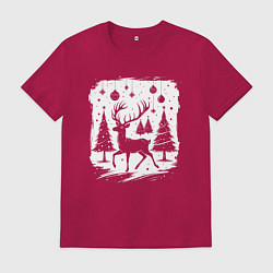 Футболка хлопковая мужская Олень в новогоднем лесу, цвет: маджента