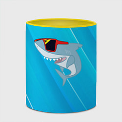 Кружка 3D Акула в очках, цвет: 3D-белый + желтый — фото 2