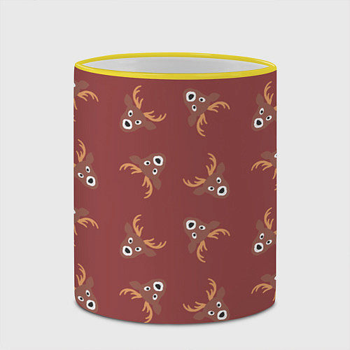Кружка цветная Эстетика: праздничные олени на бордовом фоне / 3D-Желтый кант – фото 2