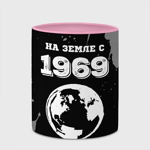 Кружка цветная На Земле с 1969: краска на темном / 3D-Белый + розовый – фото 2