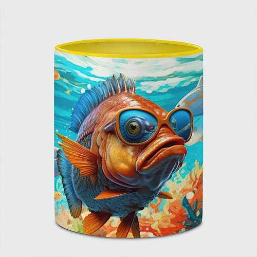 Кружка цветная Рыба в солнечных очках в воде / 3D-Белый + желтый – фото 2