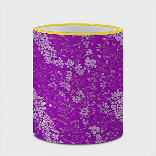 Кружка цветная Белые лепестки на розовом фоне / 3D-Желтый кант – фото 2