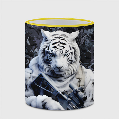 Кружка цветная Белый тигр солдат зима / 3D-Желтый кант – фото 2