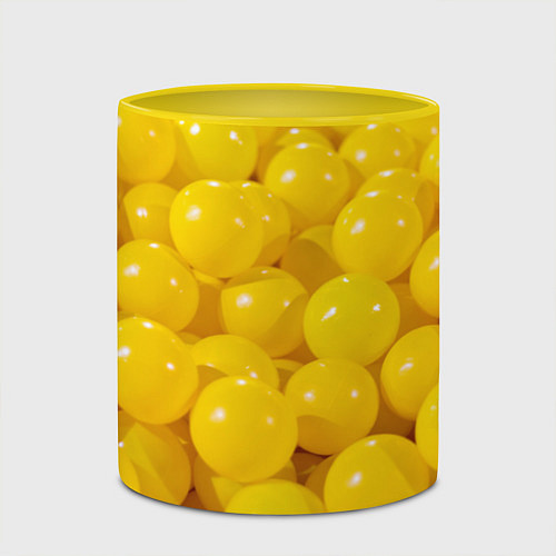 Кружка цветная Желтые шарики / 3D-Белый + желтый – фото 2