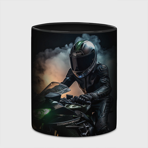 Кружка цветная Мотоциклист на мотоцикле / 3D-Белый + черный – фото 2