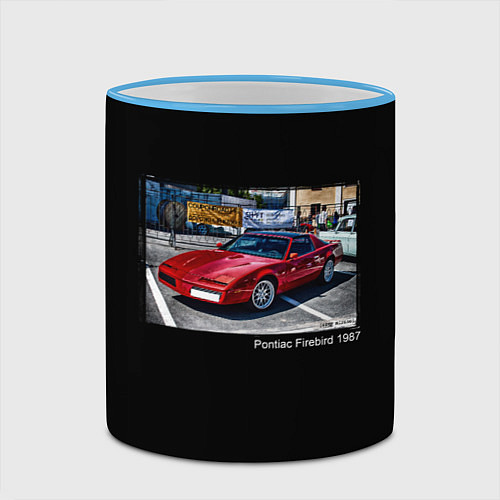 Кружка цветная Ретро автомобиль Pontiac Firebird 1987 года / 3D-Небесно-голубой кант – фото 2