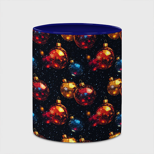 Кружка цветная Новогодние шары паттерн / 3D-Белый + синий – фото 2