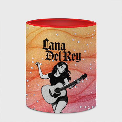 Кружка цветная Lana Del Rey в образе гитаристки / 3D-Белый + красный – фото 2