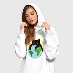 Женское худи-платье Котик, обнимающий землю в космосе, цвет: белый — фото 2