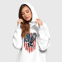 Женское худи-платье Орёл на фоне американского флага USA, цвет: белый — фото 2