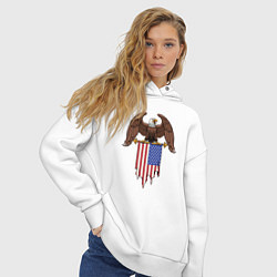Толстовка оверсайз женская Орёл с американским флагом, цвет: белый — фото 2