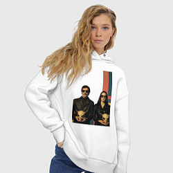 Толстовка оверсайз женская Мужчина и девушка с черепами пришельцев ретрофутур, цвет: белый — фото 2