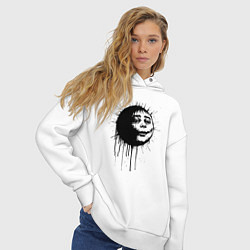 Толстовка оверсайз женская Страшное лицо-смайл в стиле граффити, цвет: белый — фото 2