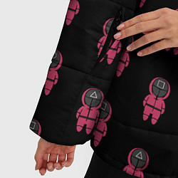 Куртка зимняя женская ФИГУРКИ СТРАЖЕЙ ИГРА В КАЛЬМАРА, цвет: 3D-черный — фото 2