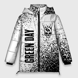 Женская зимняя куртка Green Day и рок символ на светлом фоне
