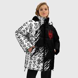 Куртка зимняя женская Знаки ведьмака штриховкой, цвет: 3D-черный — фото 2